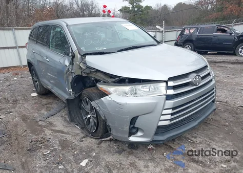 2018 Toyota Highlander Le z USA, uszkodzony, nr VIN 5TDZZRFHXJS240265